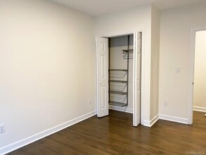 10 Marble Ave in Pleasantville, NY - Building Photo - Building Photo
