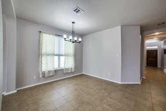 10318 Floore Hollow in San Antonio, TX - Building Photo - Building Photo