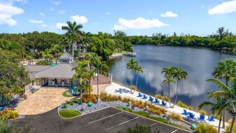 River Reach in Naples, FL - Building Photo