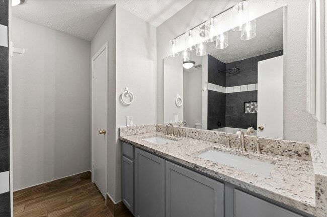 1111 Tanglewild Ln in Richmond, TX - Building Photo - Building Photo