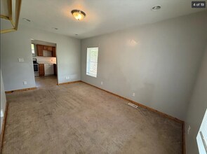 635 Valley St in Oakmont, PA - Foto de edificio - Building Photo