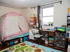 217 Kent St in Brookline, MA - Foto de edificio - Building Photo