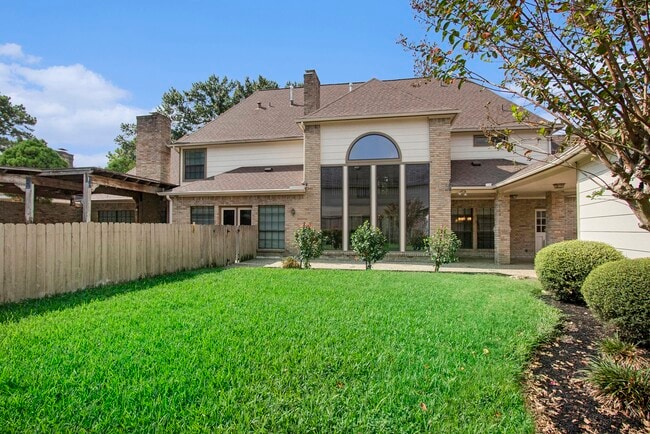 15010 Terrace Oaks Dr in Houston, TX - Building Photo - Building Photo