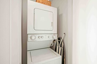 573 W Kinzie St in Chicago, IL - Foto de edificio - Building Photo