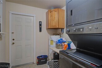 2019 Clark Ave in Ft. Myers, FL - Foto de edificio - Building Photo