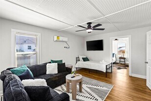 3624 Avenue S 1/2 in Galveston, TX - Building Photo