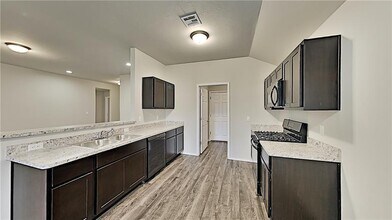 1925 Timber Dale Dr in Shawnee, OK - Building Photo - Building Photo