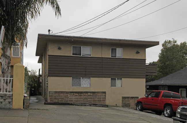 3245 Prentiss St in Oakland, CA - Building Photo - Building Photo