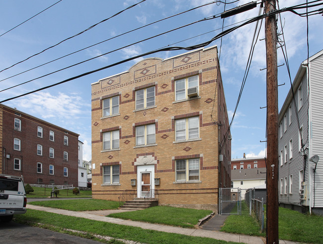 13 Lyman St in New Britain, CT - Building Photo - Building Photo