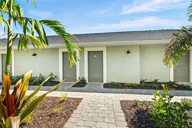 19015 Scallop Lp, Unit 106 in Lakewood Ranch, FL - Foto de edificio - Building Photo