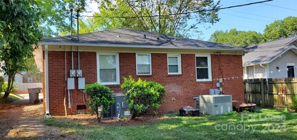 2019 Kenilworth Ave in Charlotte, NC - Building Photo - Building Photo