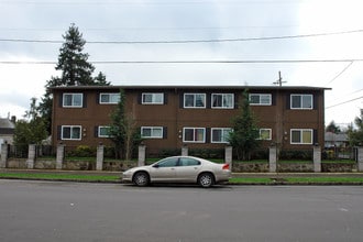 Ace Court Apartments in Portland, OR - Building Photo - Building Photo