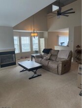 2 Oak Knoll Ln in Bedminster, NJ - Building Photo - Building Photo