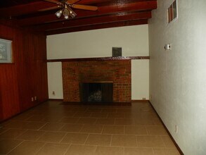 8522 Flower Pl NE in Albuquerque, NM - Building Photo - Building Photo