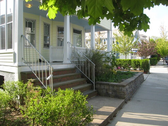 25 Leonard St, Unit 1