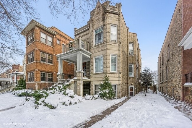 property at 1130 S Oak Park Ave