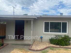5920 35th Ave in Sacramento, CA - Building Photo - Building Photo