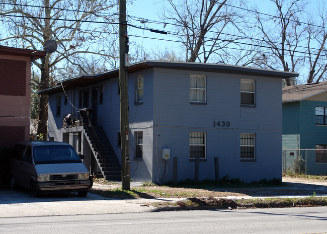 1430 Golfair Blvd in Jacksonville, FL - Foto de edificio - Building Photo
