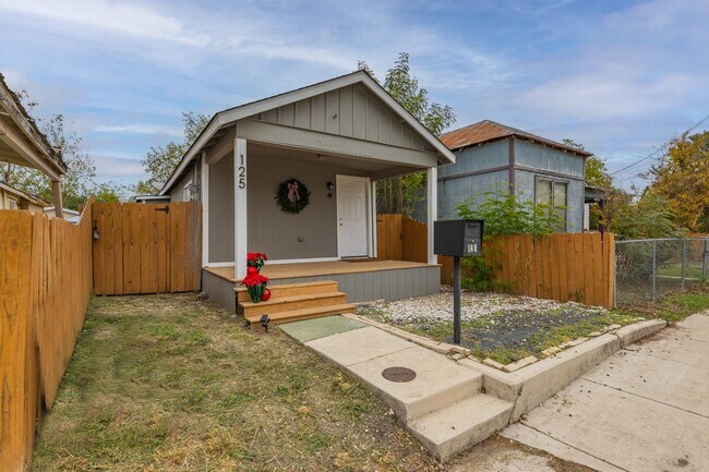 125 Forrest Ave in San Antonio, TX - Building Photo - Building Photo
