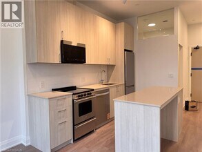 3250 Carding Mill Trail in Oakville, ON - Building Photo - Building Photo