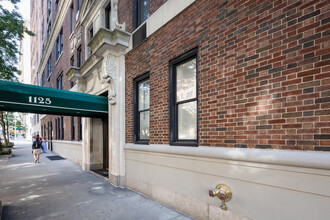 1125 Park Ave in New York, NY - Building Photo - Building Photo