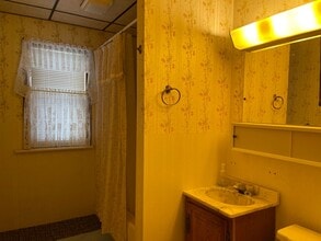 13 Mcclellan Ave in Amsterdam, NY - Building Photo - Building Photo