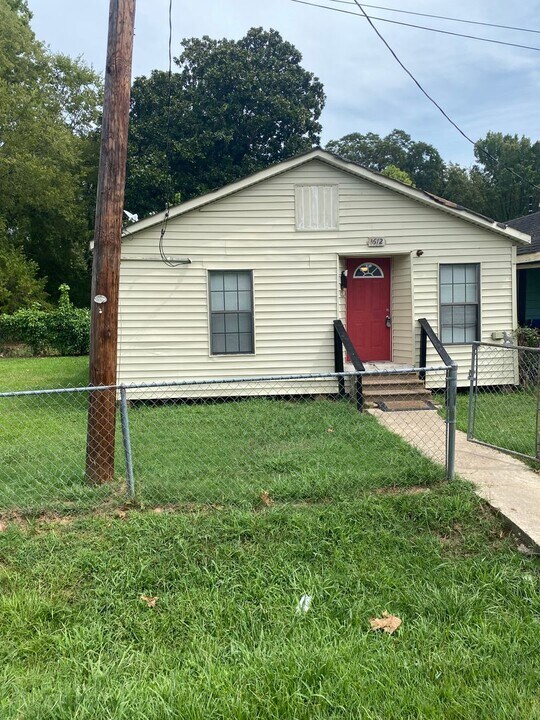 1612 Hill St in Bossier City, LA - Foto de edificio