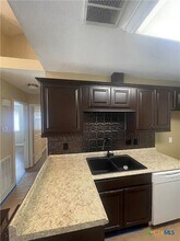204 Rattan Dr in Victoria, TX - Building Photo - Building Photo