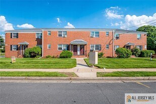 326 Central Ave in Edison, NJ - Building Photo