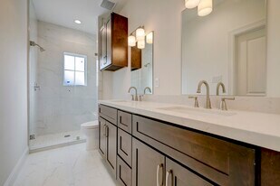 2133 Naomi St in Houston, TX - Building Photo