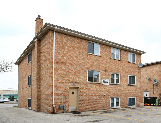 5001 River Rd in Schiller Park, IL - Building Photo - Building Photo