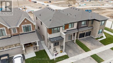 59 Suzuki St in Barrie, ON - Building Photo - Building Photo
