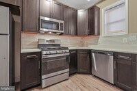 2124 E Hoffman St photo'