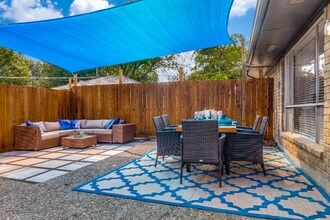 7738 Village Trail Dr in Dallas, TX - Building Photo - Building Photo