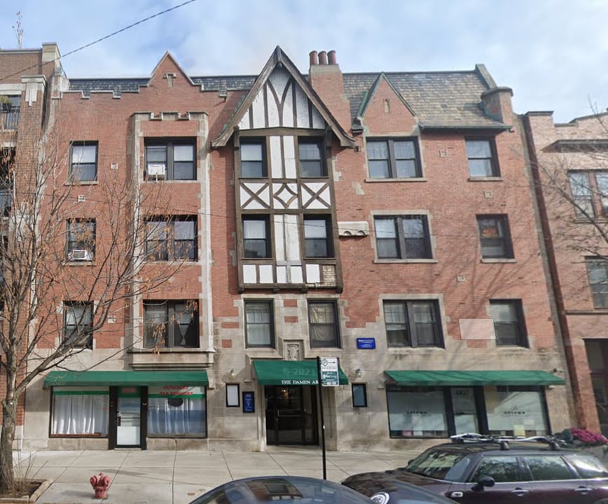 4828 N Damen Ave, Unit 311 in Chicago, IL - Foto de edificio