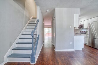 6533 Woodgreen Cir in Baltimore, MD - Foto de edificio - Building Photo