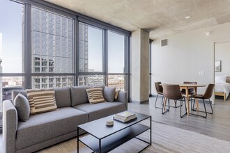 222 N Ada St in Chicago, IL - Building Photo - Building Photo