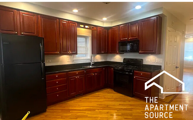 property at 2933 N Ridgeway Ave