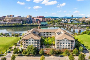 445 W Blount Ave, Unit 415 in Knoxville, TN - Building Photo