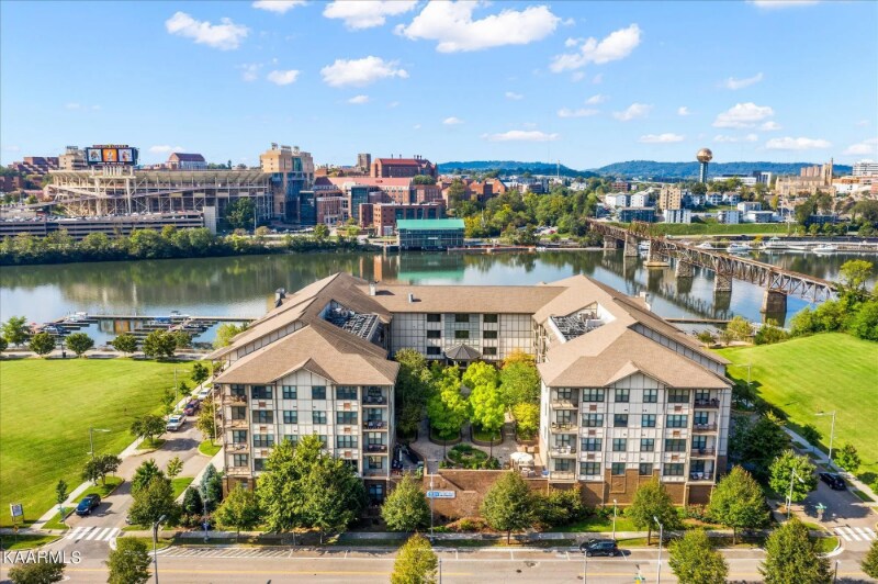 445 W Blount Ave, Unit 415 in Knoxville, TN - Building Photo