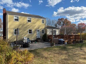 366 Kensington Rd in Berlin, CT - Foto de edificio - Building Photo