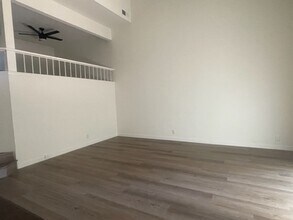 3253 Caminito Eastbluff in San Diego, CA - Building Photo - Building Photo