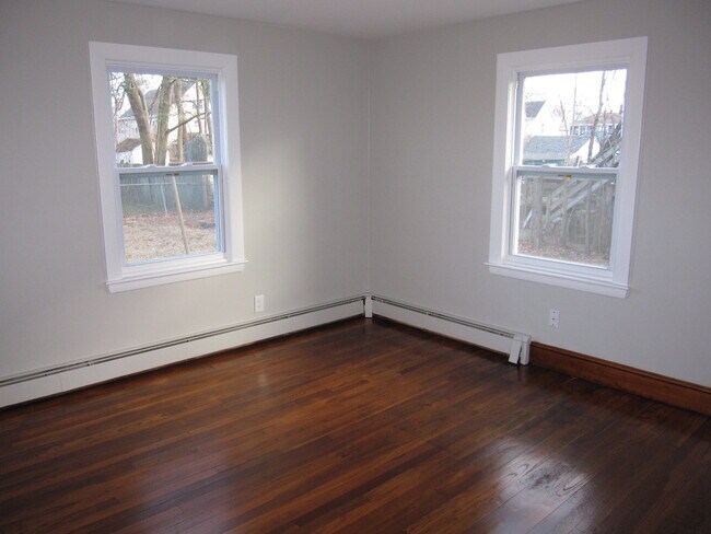 366 Hollis St, Unit 1 in Framingham, MA - Building Photo - Building Photo