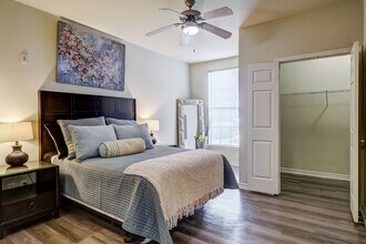 Paramount at Cedar Lodge in Baton Rouge, LA - Building Photo - Building Photo