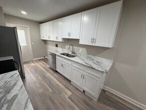 459 W Rosewood Ln in Tavares, FL - Building Photo - Building Photo