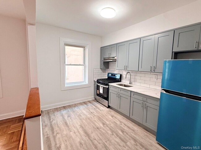 47-48-48 43rd St in Queens, NY - Building Photo - Building Photo