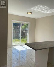 23 Sunnybrook Crescent in Brampton, ON - Building Photo - Building Photo