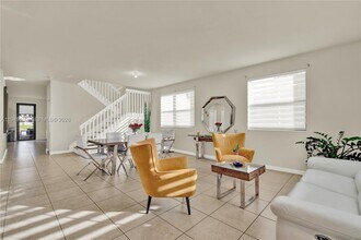 9411 W 35th Ave in Hialeah, FL - Building Photo - Building Photo