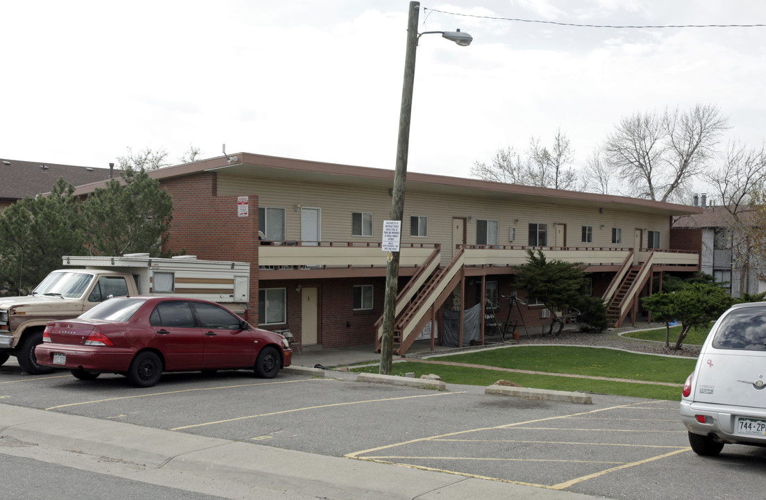 Cedar Court in Arvada, CO - Building Photo