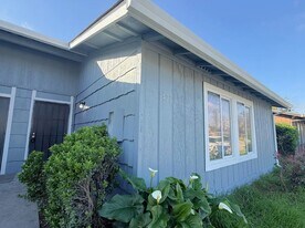 1422 Lansing St, Unit NA in Merced, CA - Building Photo